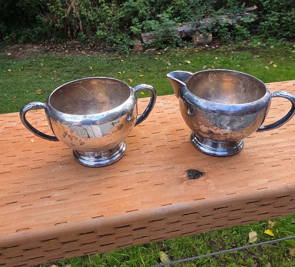 Vintage Wm A Rogers Silver Plated Creamer and Sugar Bowl Set Oneida Hollowware
